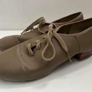 Capezio tap shoes tan leather